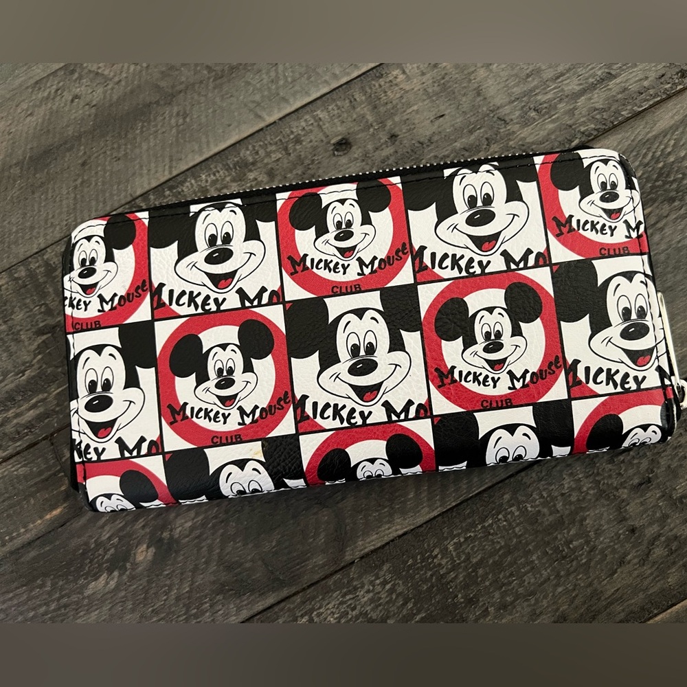 Loungefly Mickey Mouse Backpack/Wallet - Picture 6 of 12